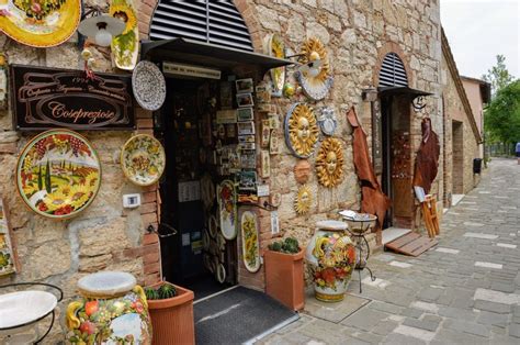 The best Shopping in Tuscany and Umbria.